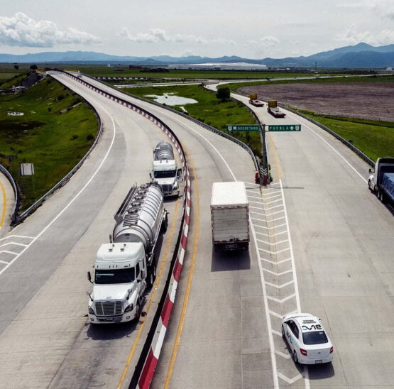 Monitoreo 24/7 de vehículos y cargas en carretera.