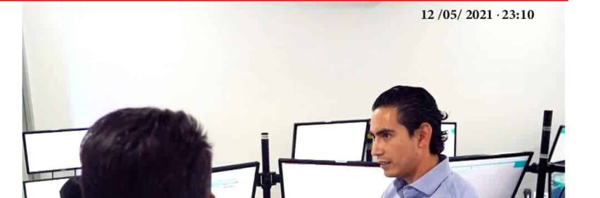 Centro de control con monitoreo 24/7 y rastreo satelital de vehículos.